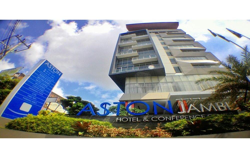 ASTON Jambi Hotel&Conference Center Exterior foto